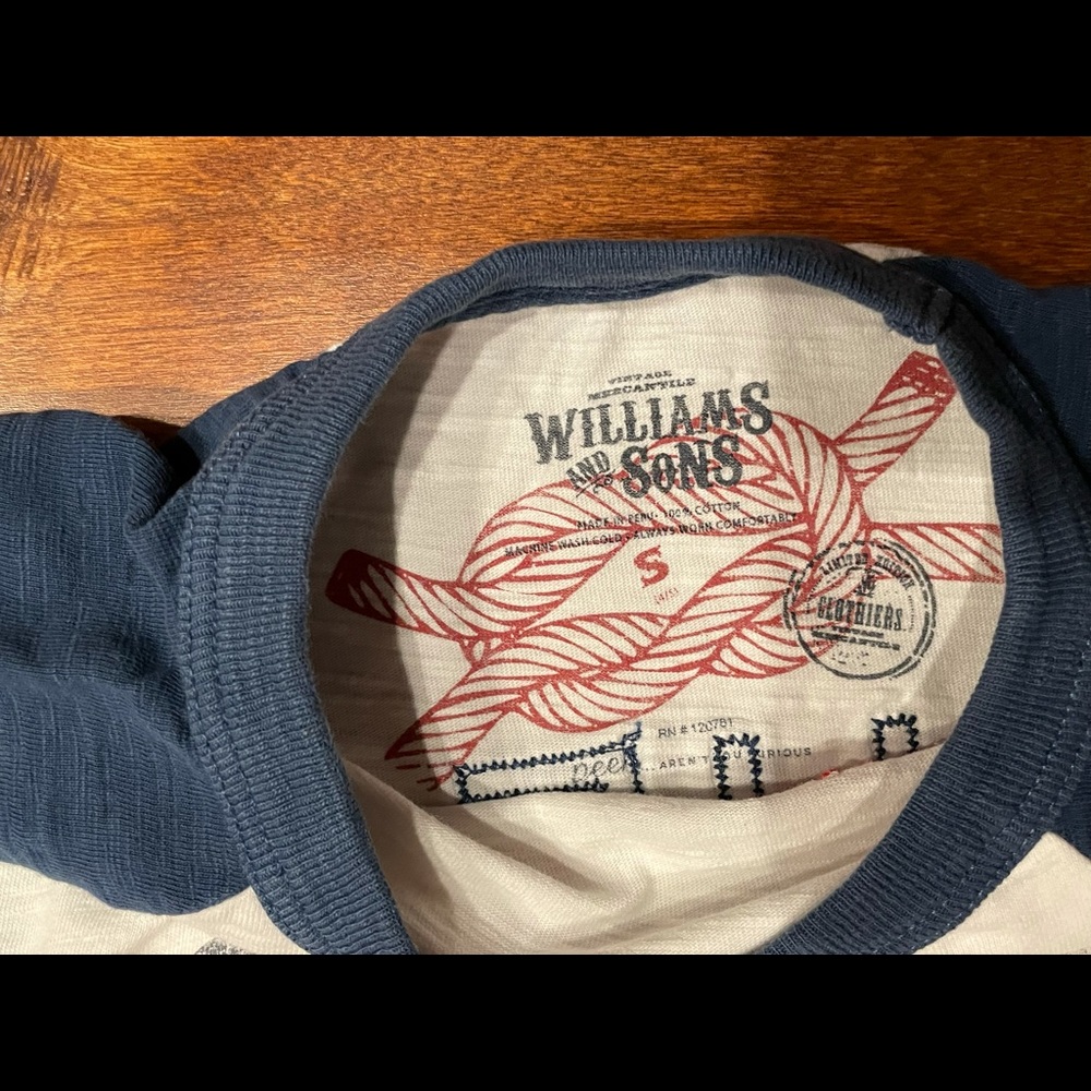 Peek aren’t you curious baseball shirt - Picture 4 of 5